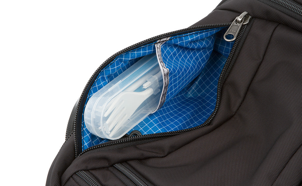 travel utensils in front side pocket 