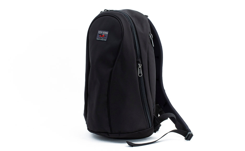 visible variant TB0107-BKLJ TB0107-BKIJ^^A profile shot of the Luminary 12 in Black 525 Ballistic.