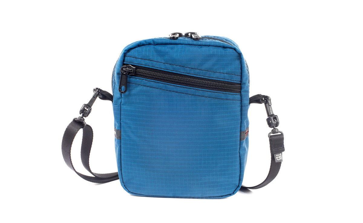 visible variant TB0416-OLGE TB0416-OLNE^^Everyday Cubelet in Cobalt.