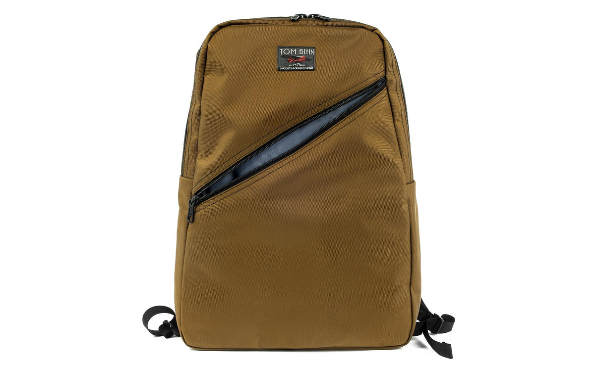 visible variant TB0922-CKDJ^^Daylight Backpack in Coyote (brown) 525 Ballistic with Dawn (blue-grey) 210 Ballistic interior