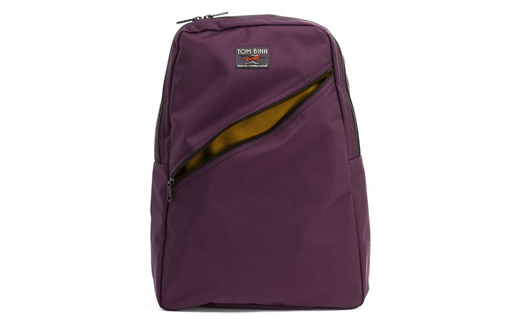 visible variant TB0922-UKCJ^^Daylight Backpack in Aubergine (dark purple) 525 Ballistic with Coyote (brown) 210 Ballistic interior