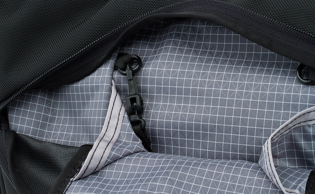 A close shot of the o-ring inside the Parental Unit's side compartment.