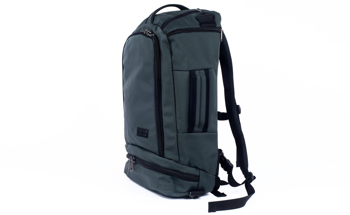 visible variant TB0903-SBWD^^ A Techonaut 45 with a Steel (grey) Ballistic exterior.