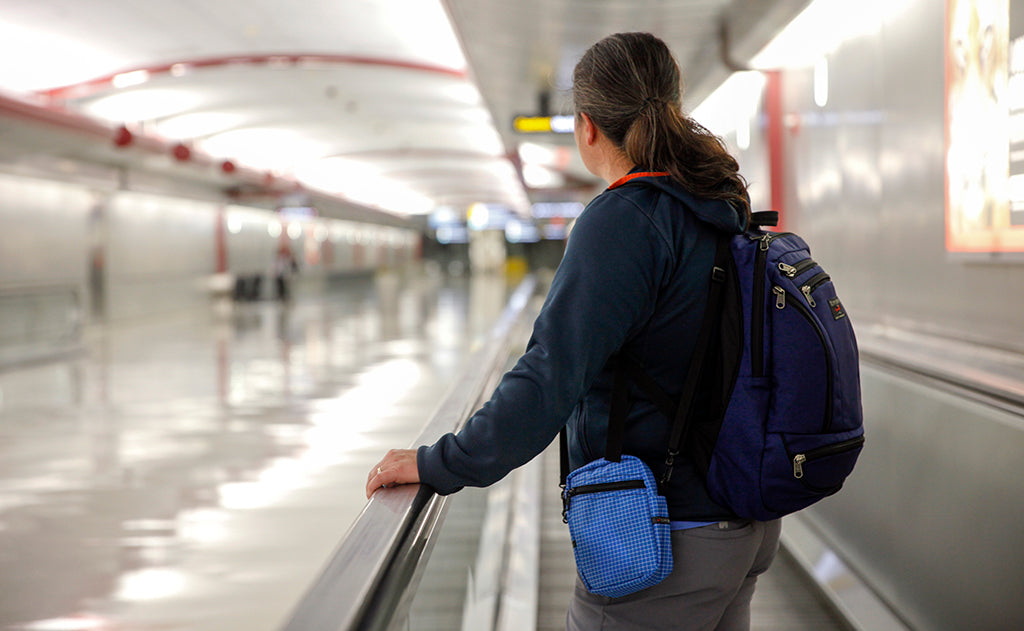 ^^Person wearing a Synapse 19 and an Everyday Cubelet at the airport.