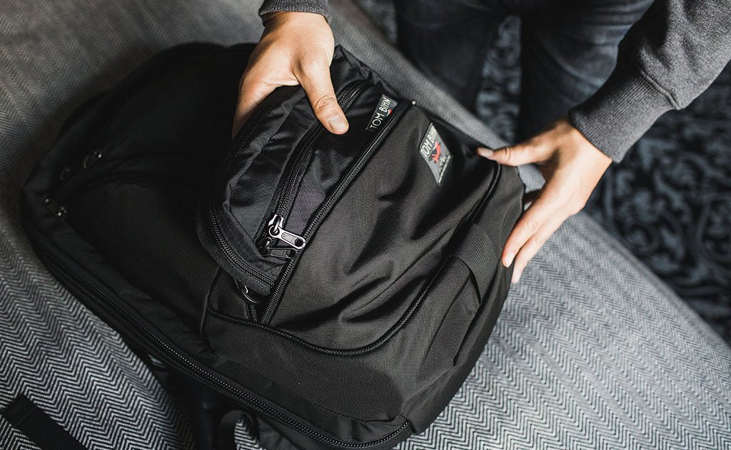 visible lifestyle ^^ A person putting an HLT2 into a Synik 30