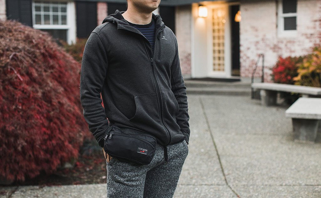 visible lifestyle ^^ A person using the HLT2 as a waist pack.