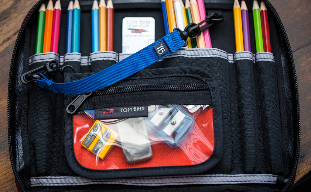visible variant TB0515-BA TB0515-CA TB0515-NA TB0515-WA TB0515-IA TB0515-LA TB0515-UA TB0515-PA TB0515-ZA^^An 8-inch Key Strap attaching a Clear Organizer Pouch to a Freudian Slip.