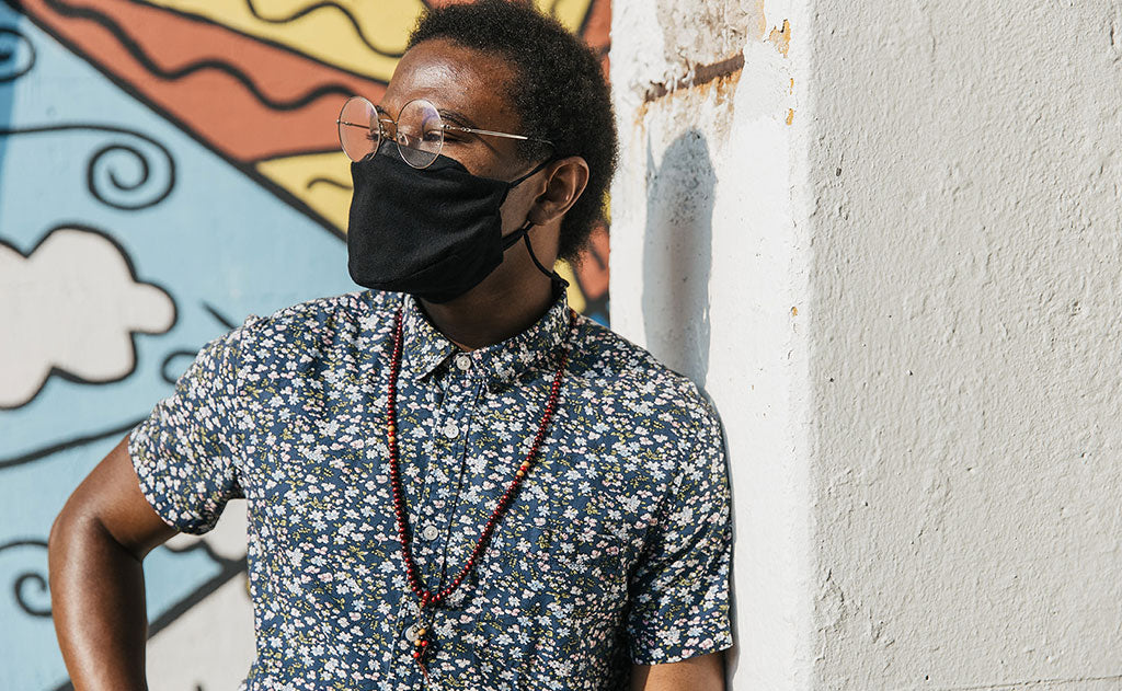 visible variant ME00009-BF^^Person wearing the V4 Mask in Black 100% Cotton Flannel while wearing glasses.